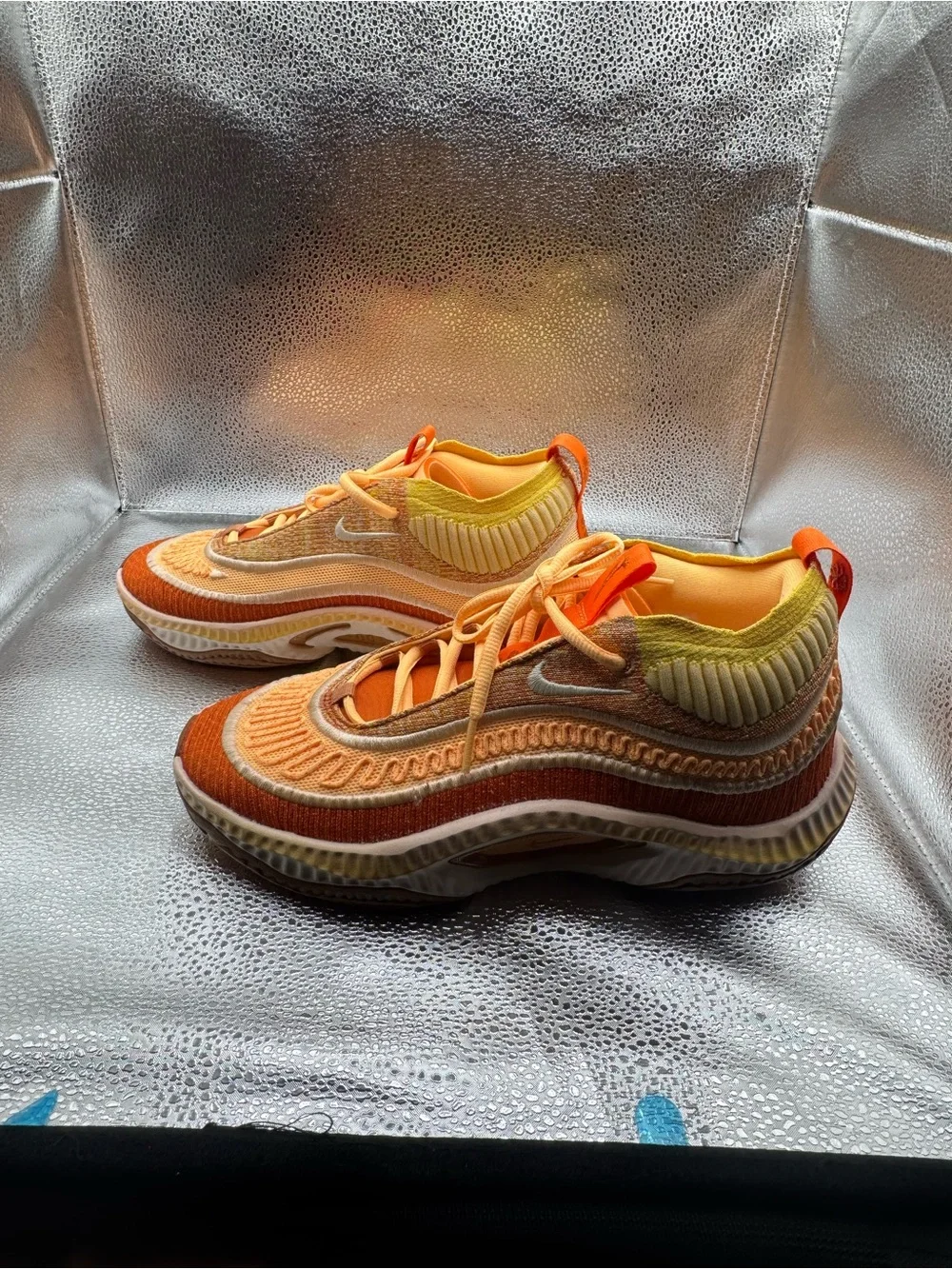 Nike cosmic unity